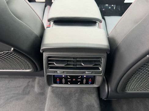 New 2026 Audi SQ8 Prestige image 28