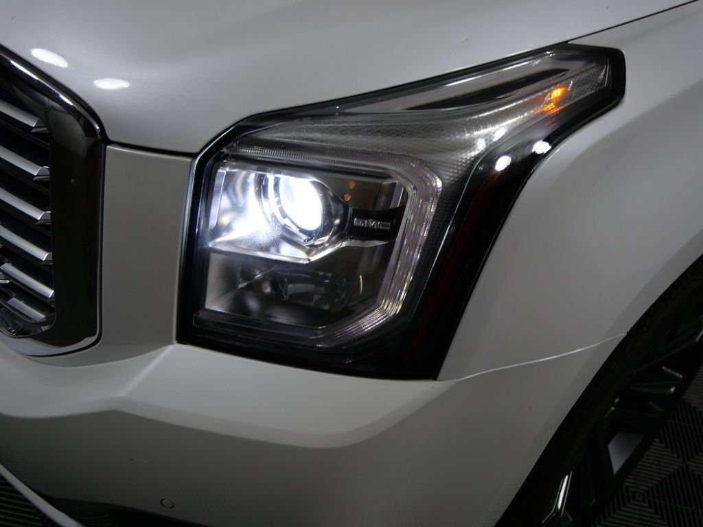 Used 2020 GMC Yukon Denali w/ Denali Ultimate Package AWD/4WD image 11