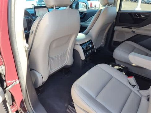 Used 2024 Lincoln Aviator AWD w/ Premium Package image 16