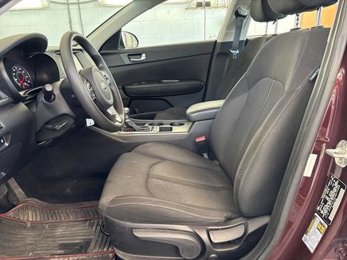 Used 2018 Kia Optima LX w/ 17" Alloy Wheels Package FWD image 11