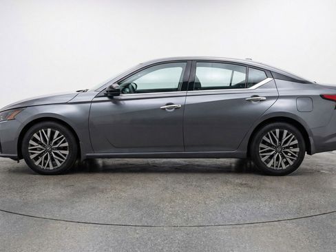 Used 2025 Nissan Altima 2.5 SV image 5