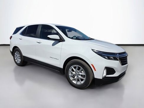 Used 2022 Chevrolet Equinox LT image 2