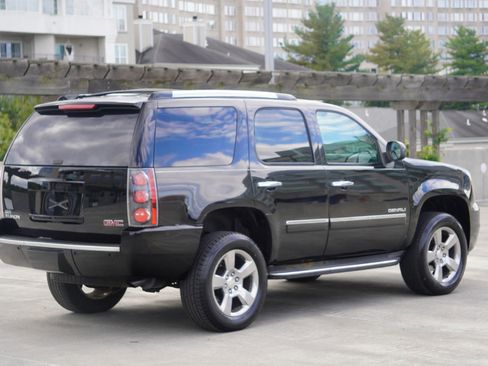 Used 2011 GMC Yukon Denali image 22
