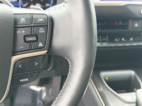 Used 2024 Toyota Crown Platinum image 37