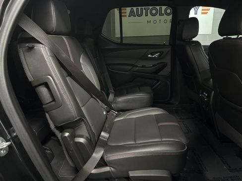 Used 2023 Chevrolet Traverse RS image 39