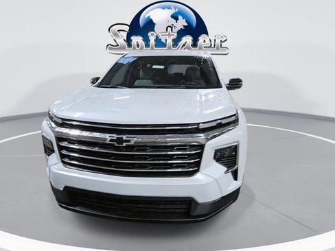 New 2026 Chevrolet Traverse LT w/ Driver Confidence Package image 3