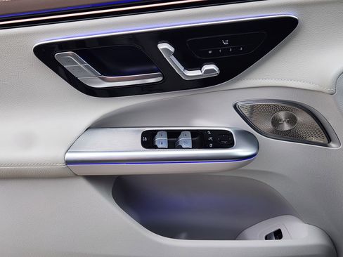 Used 2023 Mercedes-Benz EQE 350+ SUV image 22