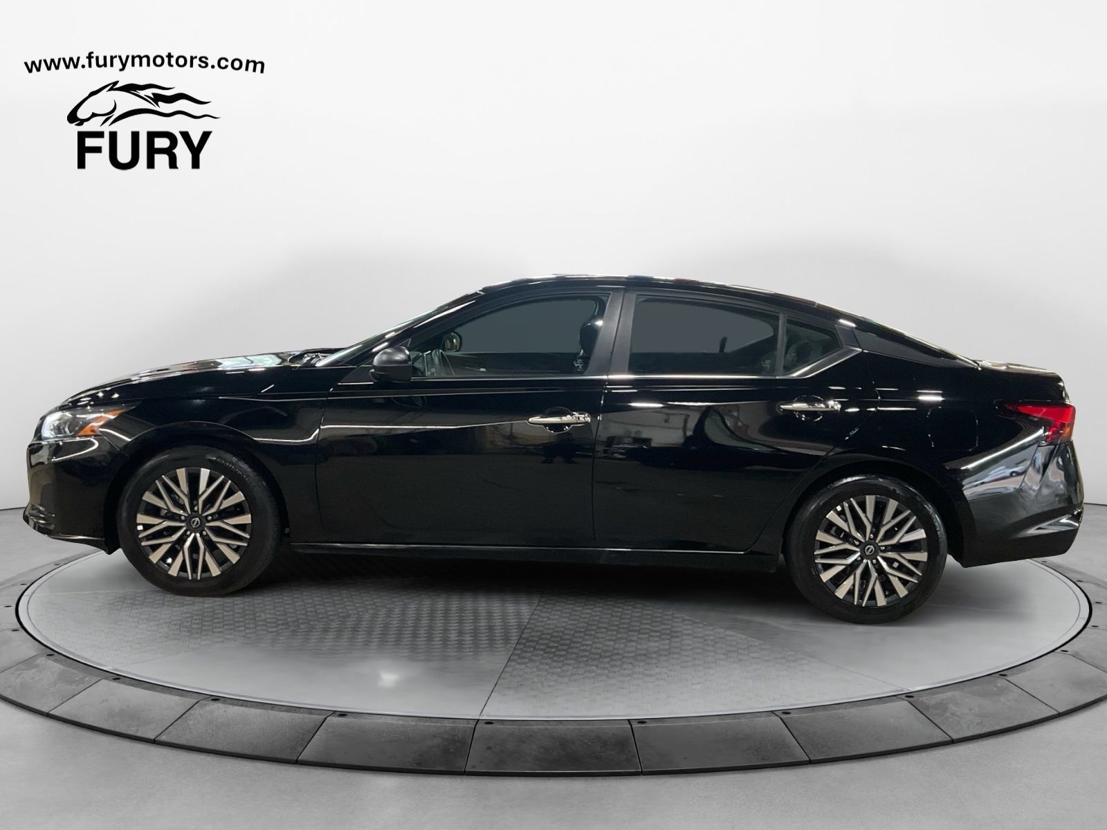 Used 2025 Nissan Altima 2.5 SV FWD image 7