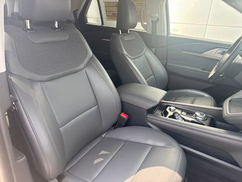 Certified 2026 Ford Explorer Active w/ Active Comfort Package RWD image 32