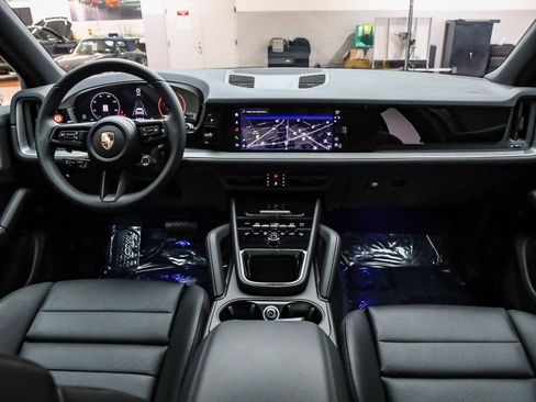 Certified 2026 Porsche Cayenne image 15