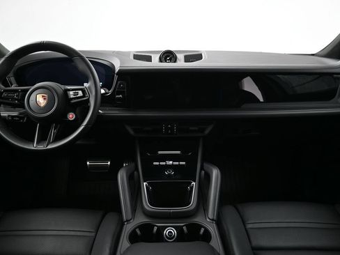 Certified 2025 Porsche Cayenne Turbo GT AWD/4WD image 9