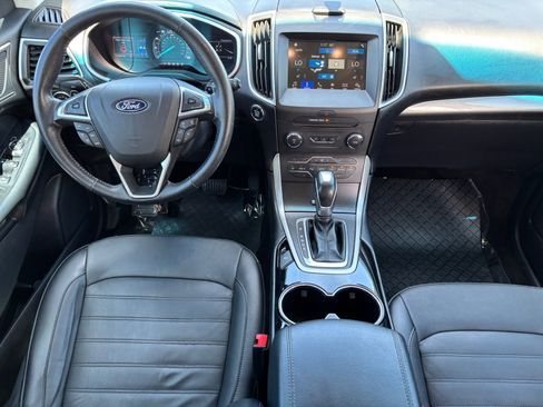 Used 2018 Ford Edge SEL w/ Equipment Group 201A FWD image 11