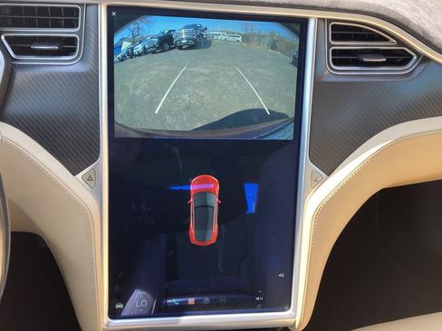 Used 2015 Tesla Model S 85D image 21