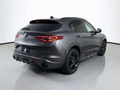 Used 2022 Alfa Romeo Stelvio Veloce AWD/4WD image 5