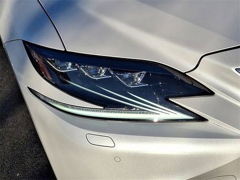 Used 2019 Lexus LS 500 AWD image 9