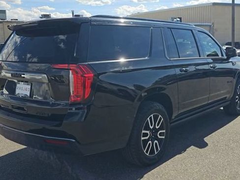 Used 2021 GMC Yukon XL AT4 w/ AT4 Premium Plus Package AWD/4WD image 9