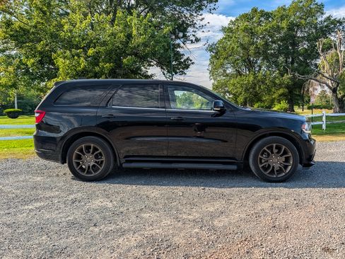 Used 2017 Dodge Durango R/T w/ Technology Group AWD/4WD image 4