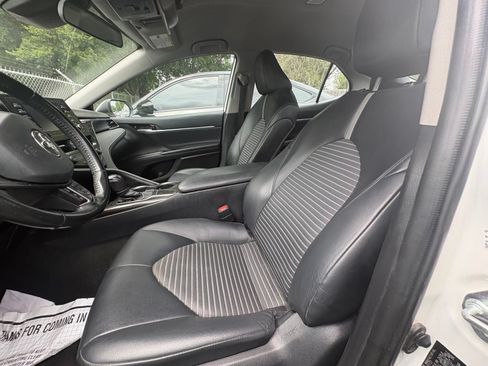 Used 2023 Toyota Camry SE FWD image 11