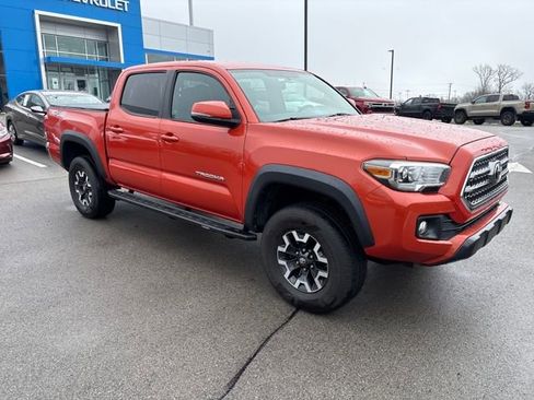 Used 2016 Toyota Tacoma TRD Off-Road w/ Towing Package AWD/4WD image 7
