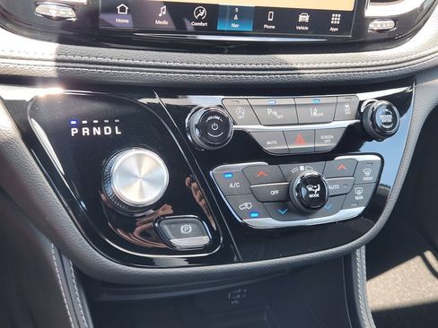 New 2027 Chrysler Pacifica Limited FWD image 14