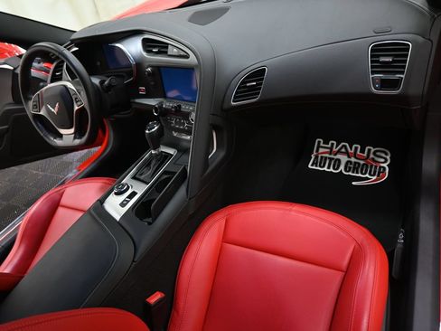 Used 2019 Chevrolet Corvette Stingray Coupe w/ 1LT RWD image 14