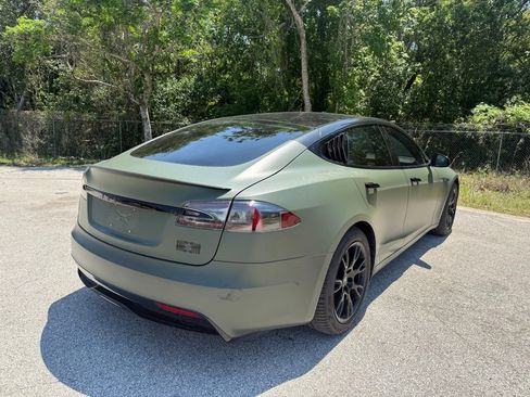 Used 2021 Tesla Model S Plaid image 8