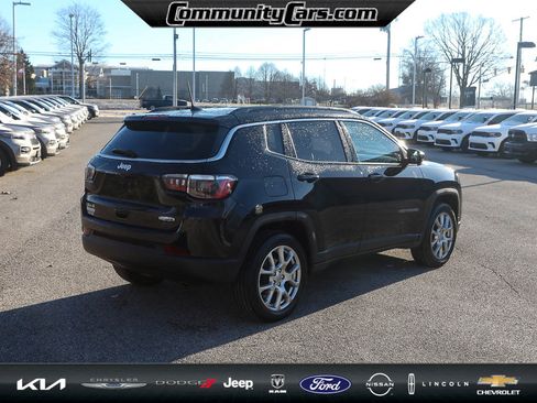 Used 2022 Jeep Compass Latitude image 7