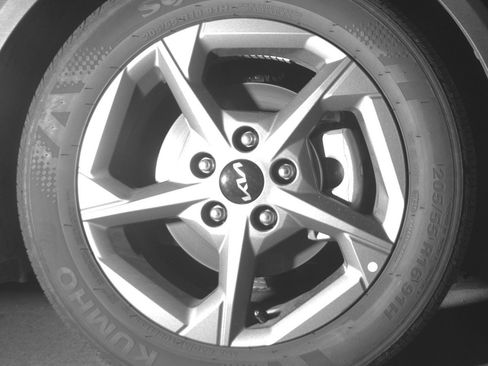 Used 2025 Kia K4 LXS image 13