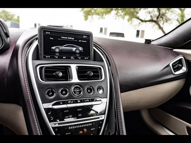 Used 2023 Aston Martin DB11 Coupe RWD image 22