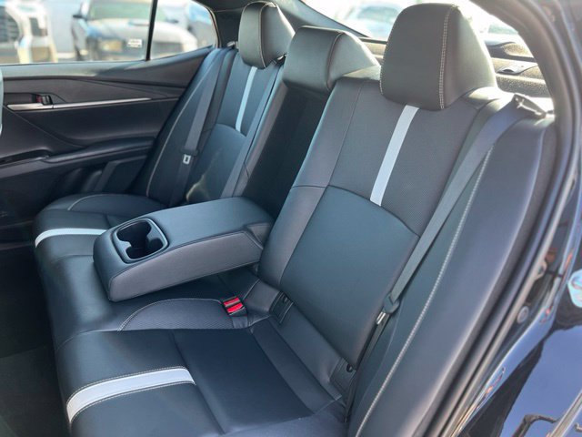Used 2025 Toyota Camry SE FWD image 18