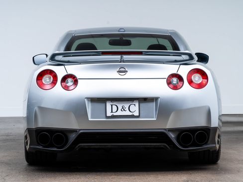 Used 2014 Nissan GT-R Premium AWD/4WD image 5