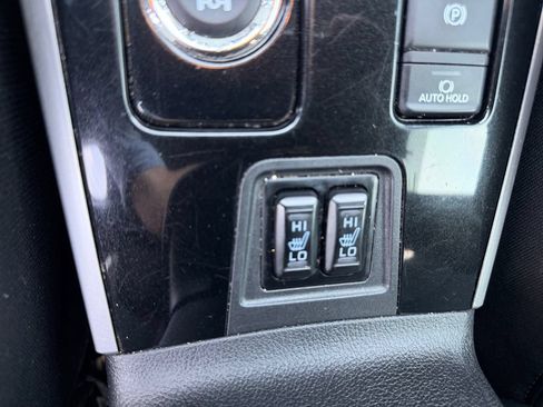Used 2018 Mitsubishi Outlander LE AWD/4WD image 30