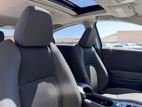 Used 2022 Honda HR-V EX image 37