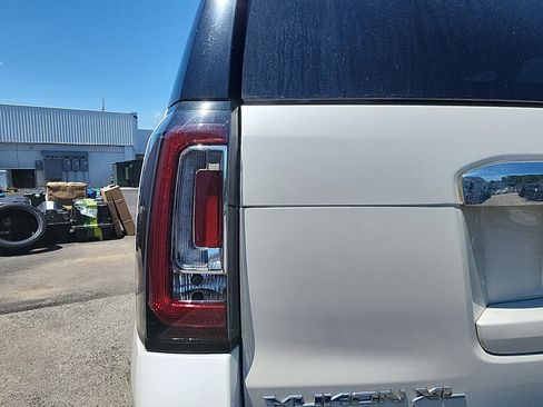 Used 2017 GMC Yukon XL Denali w/ Open Road Package RWD image 10