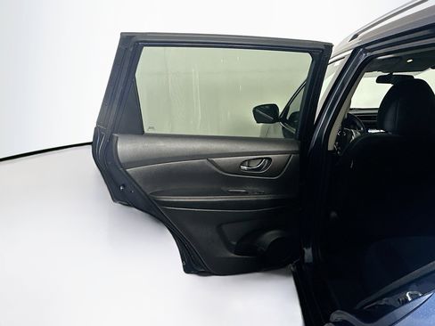 Used 2015 Nissan Rogue SV w/ SV Premium Package FWD image 27