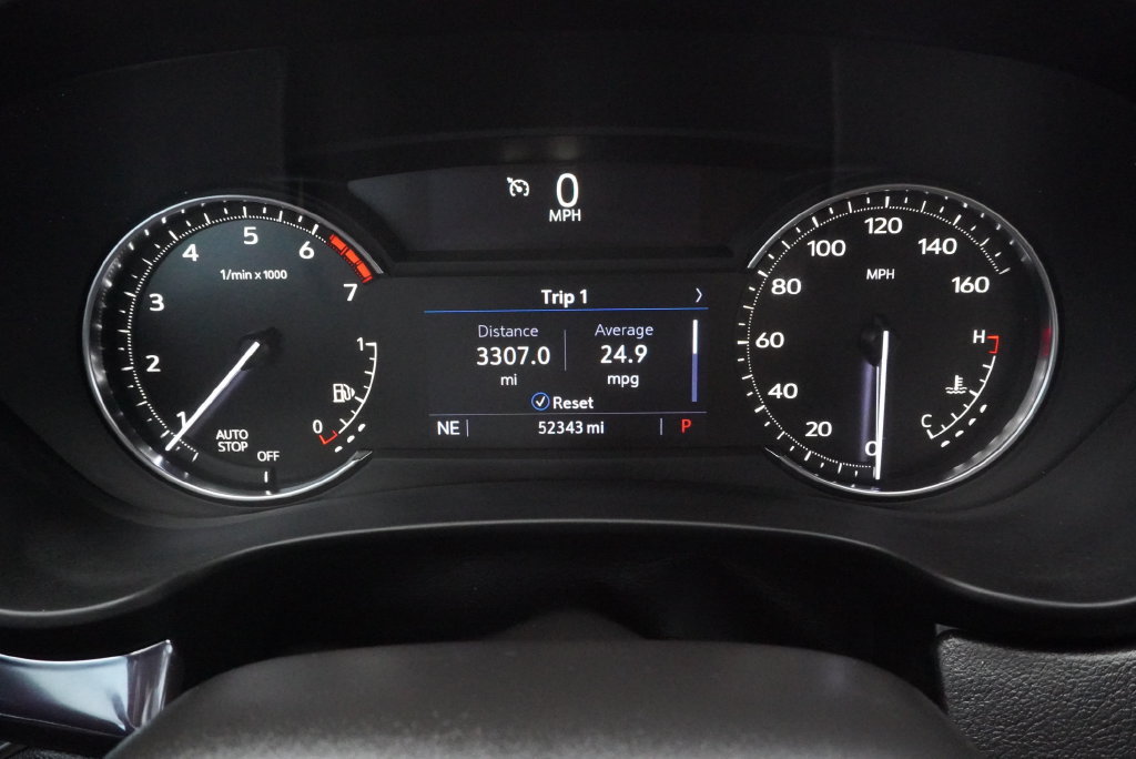 Used 2023 Cadillac XT4 Luxury w/ Cold Weather Package FWD image 14