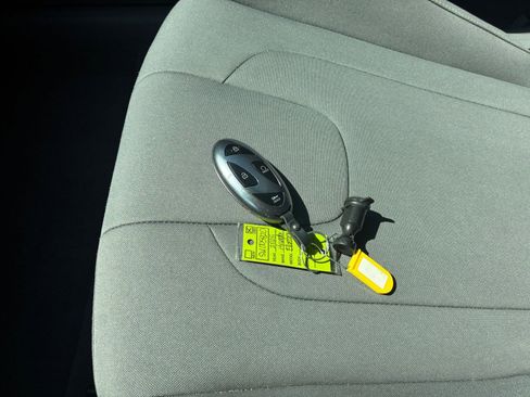 Used 2025 Hyundai Elantra SEL image 18