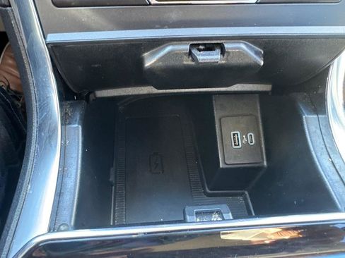 Used 2020 Ford Edge Titanium FWD image 20