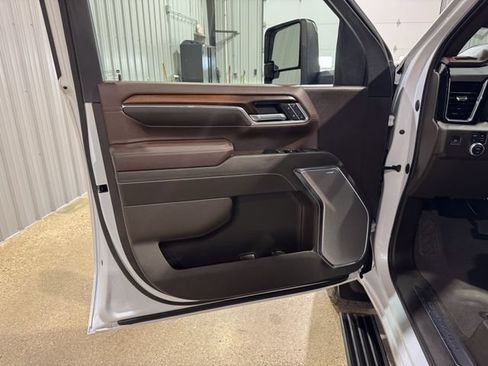Used 2024 GMC Sierra 2500 Denali w/ Denali Reserve Package AWD/4WD image 10
