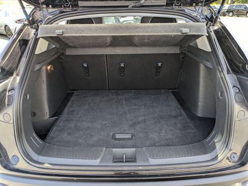 Used 2025 Chevrolet Trax LT w/ LT Convenience Package image 31