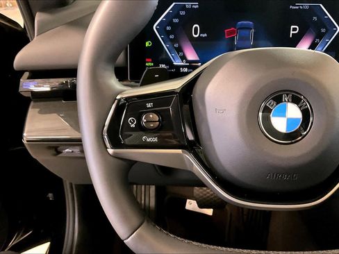 Certified 2025 BMW 530i RWD image 19