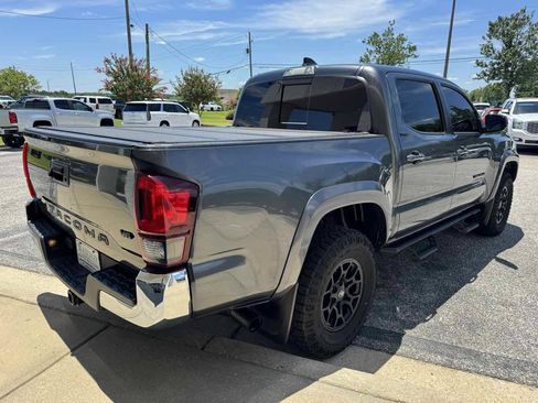 Used 2021 Toyota Tacoma SR5 RWD image 7
