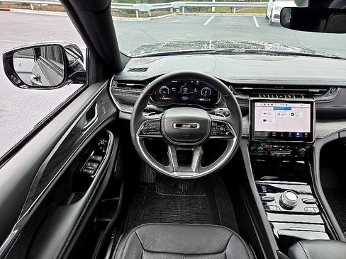 Used 2023 Jeep Grand Cherokee L Overland image 11