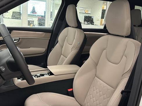 New 2026 Volvo XC90 T8 Plus w/ Protection Package Premier image 23