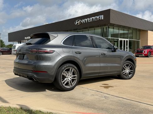 Used 2019 Porsche Cayenne AWD/4WD image 5