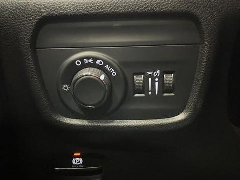 Used 2023 Jeep Grand Cherokee Altitude AWD/4WD image 26