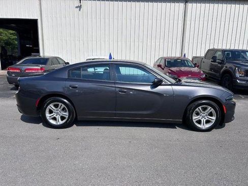 Used 2022 Dodge Charger SXT image 4