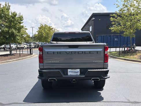 Used 2021 Chevrolet Silverado 1500 Custom Trail Boss AWD/4WD image 16