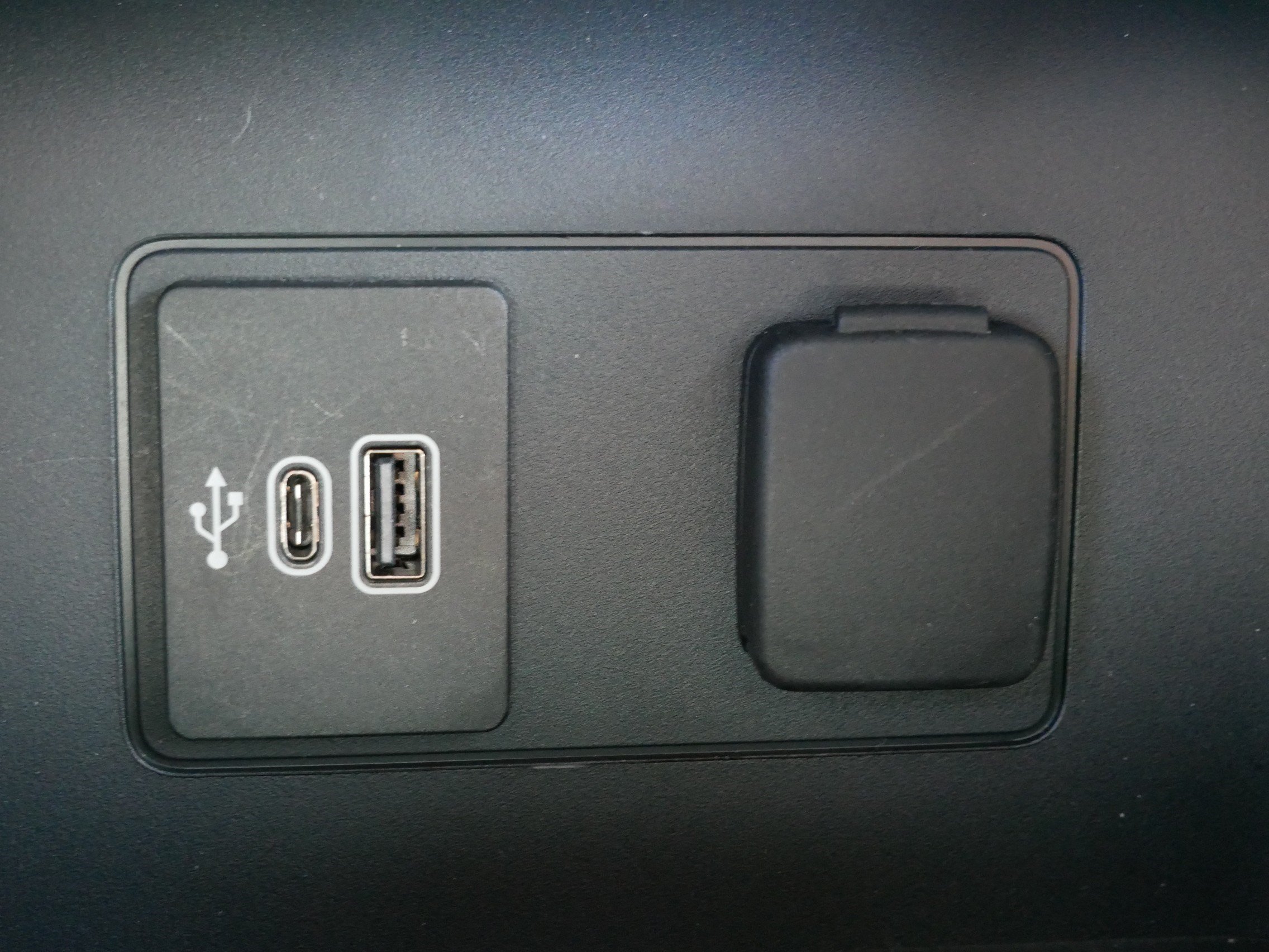 Used 2026 Ford Explorer Active AWD/4WD image 32
