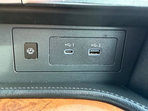 Used 2021 Nissan Armada SL w/ Captain's Chairs Package image 38